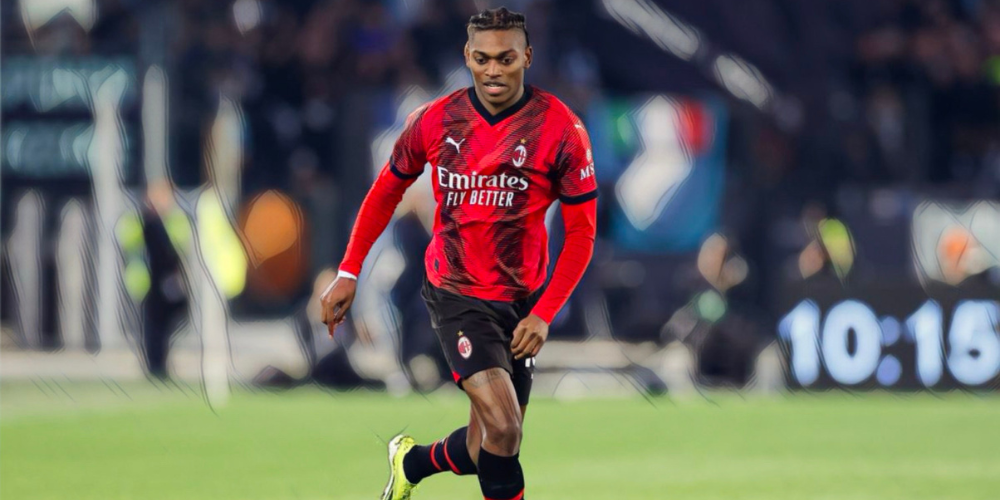 Manchester United transfer target Rafael Leao in action for AC Milan