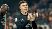 Manuel Ugarte of PSG salutes the supporters following the Ligue 1 Uber Eats match between RC Lens (RCL) and Paris Saint-Germain (PSG) at Stade Bollaert-Delelis on January 14, 2024.