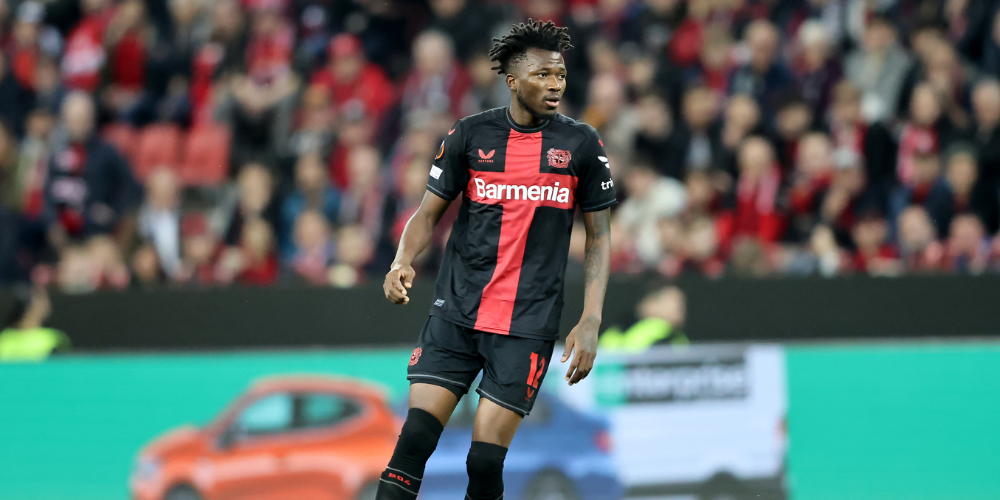 Chelsea and Manchester United face competition from Paris Saint-Germain in their bid to sign Bayer Leverkusen centre-back Edmond Tapsoba.